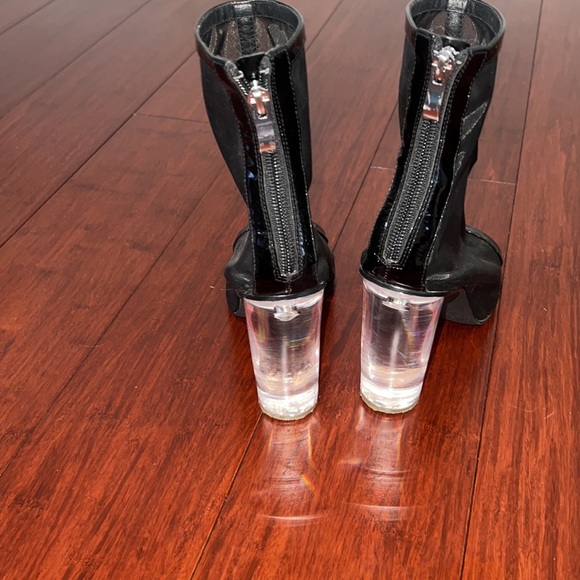 Boots - Picture 2 of 3